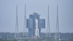 Sonda Čchang-e 6 a nosná raketa Dlouhý pochod 5