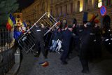 Střet příznivců krajně pravicového Calina Georgeska s policií