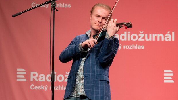 Na Dobrém dni Radiožurnálu zahrál houslista Pavel Šporcl