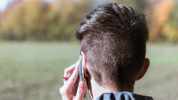 Telefonující žena