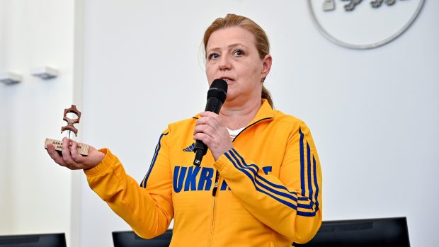 Ukrajinská ministryně pro válečné veterány Julija Laputinová podala demisi
