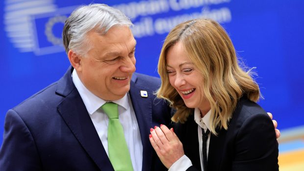 Maďarský premiér Viktor Orbán s italskou předsedkyní vlády Giorgiou Meloniovou