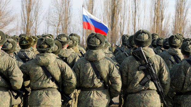 Ruští vojáci během zkoušky vojenské přehlídky plánované na Den vítězství, který připomíná konec druhé světové války