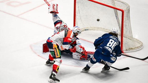 Kometa Brno se v první třetině ujala vedení nad Pardubicemi