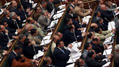 Egyptští poslanci schválili odškodnění pro zraněné demonstranty. Teď se ještě čeká na schválení vojenskou radou