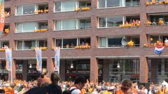 Sami Nizozemci říkají Královu dni Oranžové šílenství