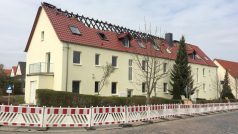 Ubytovnu pro uprchlíky v Tröglitz, kde mělo nalézt nový domov 40 azylantů, zapálil neznámý pachatel