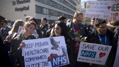 Protest nespokojených lékařů v Londýně