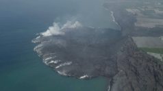 Podle satelitního sledování programu Copernicus pokryla láva na ostrově La Palma už 370 hektarů půdy, dostala se i do moře