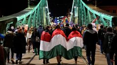 Protest v Budapešti proti zákazu Pride pochodu