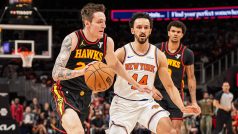 Český basketbalista Vít Krejčí v zápase proti New Yorku
