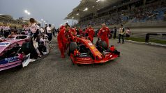 Vůz Ferrari na Velké ceně Bahrajnu