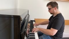 Karel Leskovec už ve dvou letech začal hrát na malé elektrické pianko