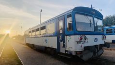 Dieslový vlak Českých drah, který pravidelně jezdí na trase Pražského Semmeringu