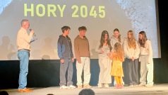 Tvůrci filmové reklamy na pobyt na horách v roce 2045 v pražském kině Aero (4. dubna 2025)