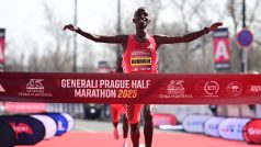 Ve finiši vyhrál Rodrigue Kwizera z Burundi v neoficiálním čase 58:54.