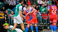 Fotbalisté Plzně se radují ze vstřeleného gólu proti Bohemians ve 29. ligovém kole