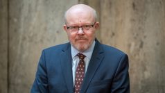 Ministr zdravotnictví Vlastimil Válek (TOP 09)
