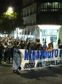 Lidé v Madridu protestují proti rozhodnutí Evropského soudu pro lidská práva. Španělsko bude muset propustit minimálně 50 teroristů