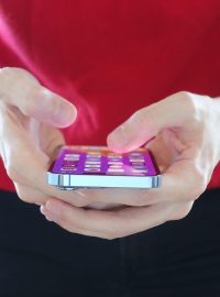 Mobilní telefon