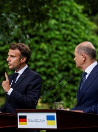Nikdy nebudeme požadovat od Kyjeva ústupky v jeho konfliktu s Ruskem, řekl v Kyjevě francouzský prezident Macron