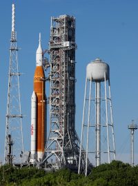Raketa na startovací ploše na mysu Canaveral