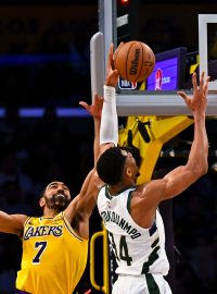 Basketbalisté Lakers prohráli s Milwaukee Bucks