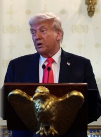 Americký prezident Donald Trump během modlitby a večeře před Velikonoční nedělí v Bílém domě ve Washingtonu, D.C., USA, 16. dubna 2025