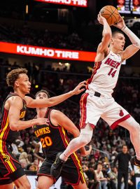 Basketbalisté Atlanty si play-off NBA nezahrají, v rozhodujícím utkání podlehli Miami 114:123 po prodloužení