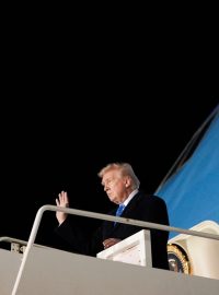 Americký prezident Donald Trump po příletu do Itálie na pohřeb papeže Františka