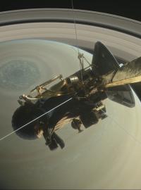 Sonda Cassini přináší snímky Saturnu už několik let.