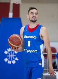 Tomáš Satoranský a Lukáš Palyza na tréninku české basketbalové reprezentace