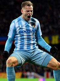 Fotbalisté Plzně porazili na Letné Spartu 4:2