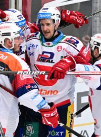 Hokejisté Pardubic ovládli první semifinálový duel s Hradcem Králové