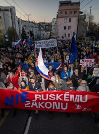 Tisíce Slováků demonstrovaly proti zákonu, který míří na nevládní organizace
