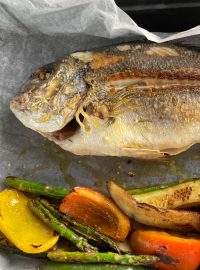 Ryba na grilu je nejčastější pochoutkou a Chorvaté ji umějí skvěle připravit