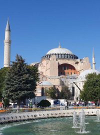 Dříve sloužil chrám Hagia Sofia jako muzeum, nyní bude fungovat i jako mešita