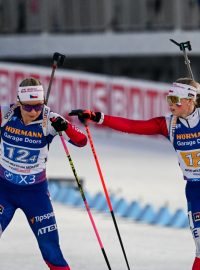 Ilona Plecháčová předává štafetu Lucii Charvátové