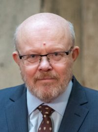 Ministr zdravotnictví Vlastimil Válek (TOP 09)